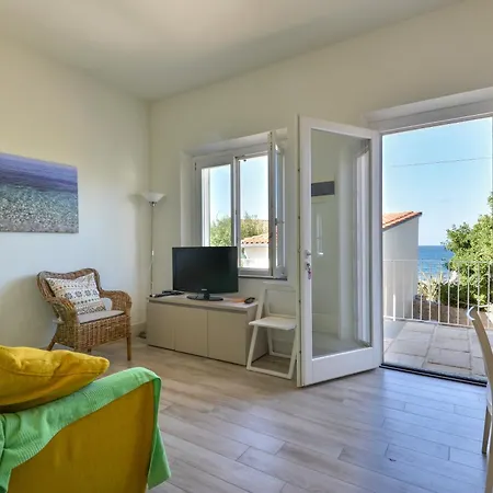 Il Quartiere Giglio Apartment *